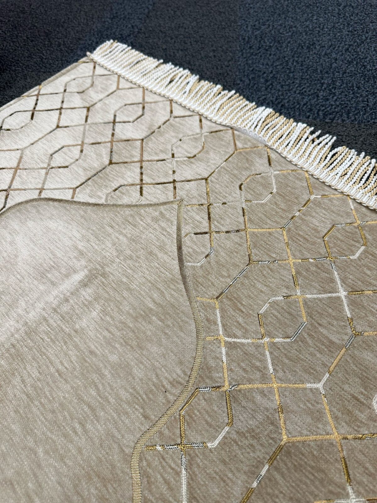 Altın Nakış Seccade - Şönil Kumaş - Kum Rengi - Görsel 3