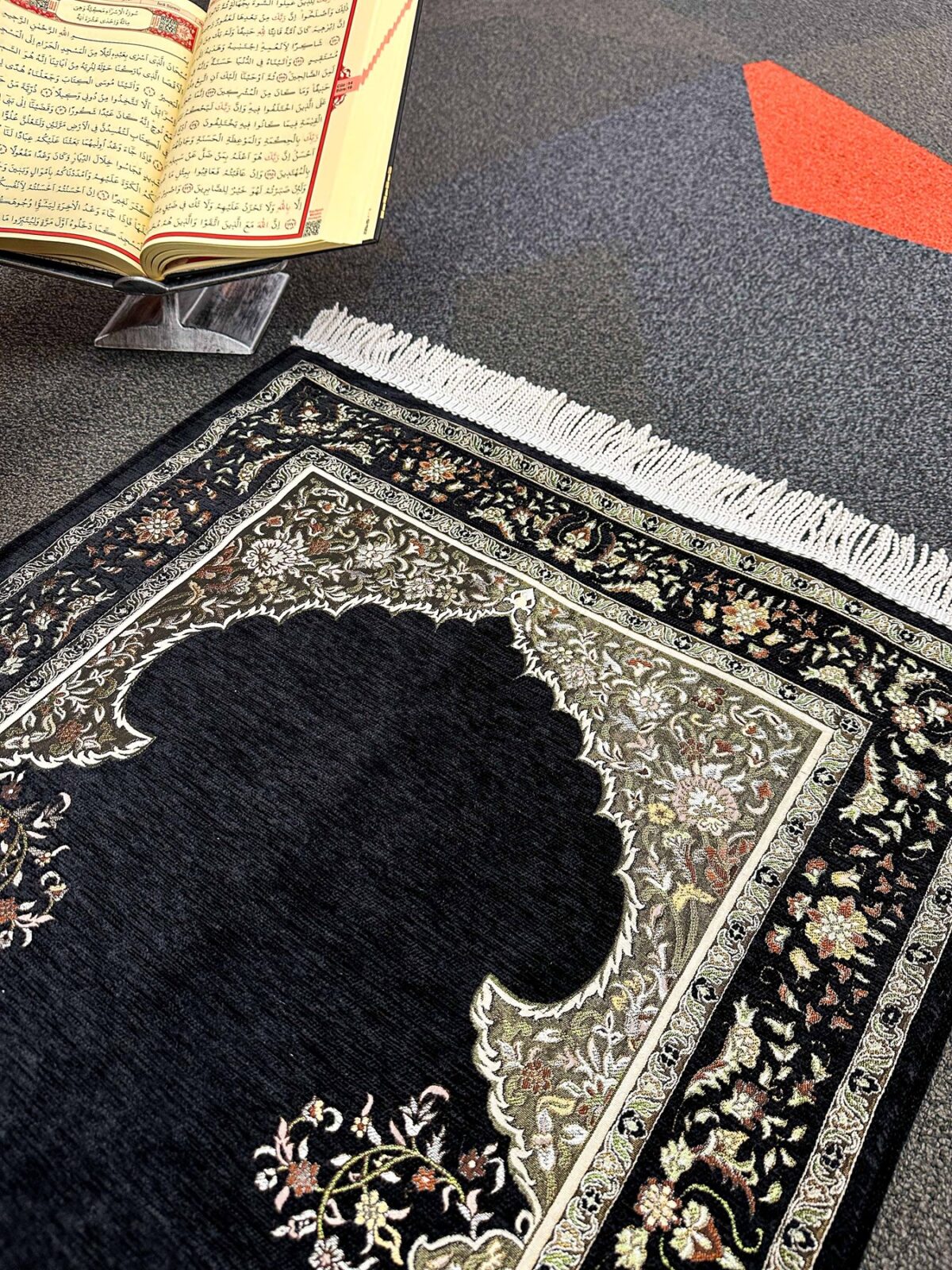 Seccade - Şönil Kumaş Mihrap - Siyah - Görsel 2