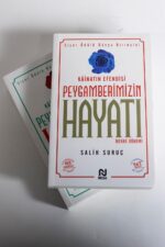 Salih Suruç - Kainatın Efendisi Peygamberimizin Hayatı - Mekke ve Medine Dönemi - 2 Kitap - Görsel 4