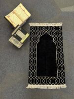 Altın Nakış Seccade - Şönil Kumaş - Siyah