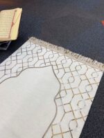 Altın Nakış Seccade - Şönil Kumaş - Krem