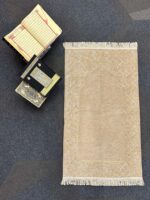 Altın Nakış Seccade - Şönil Kumaş - Kum Rengi