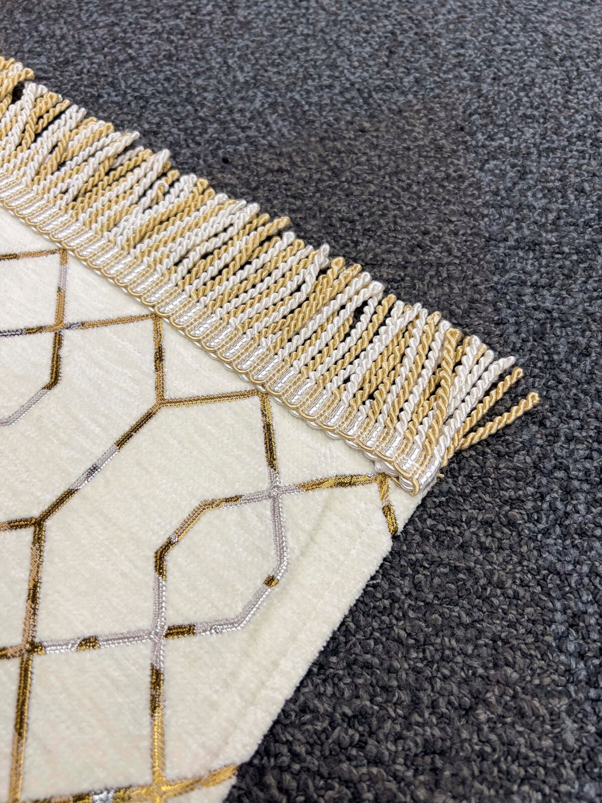 Altın Nakış Seccade - Şönil Kumaş - Krem - Görsel 3