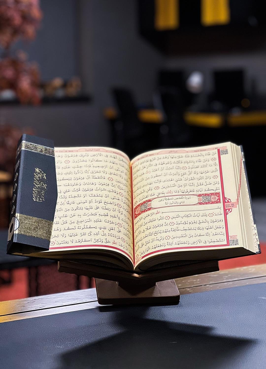 e5478c7c35c2442093a9a6b849b628a8-1.jpg Sesli Kuran'ı Kerim - Kabe Desen - Rahle Boy - Görsel 2