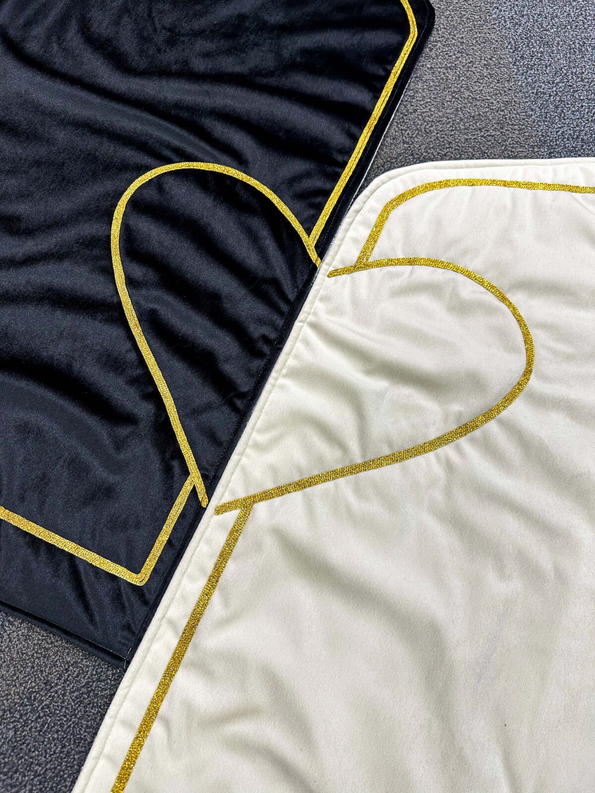 Seccade - Kalp Desenli - Siyah ve Beyaz - İkili Set - Görsel 2