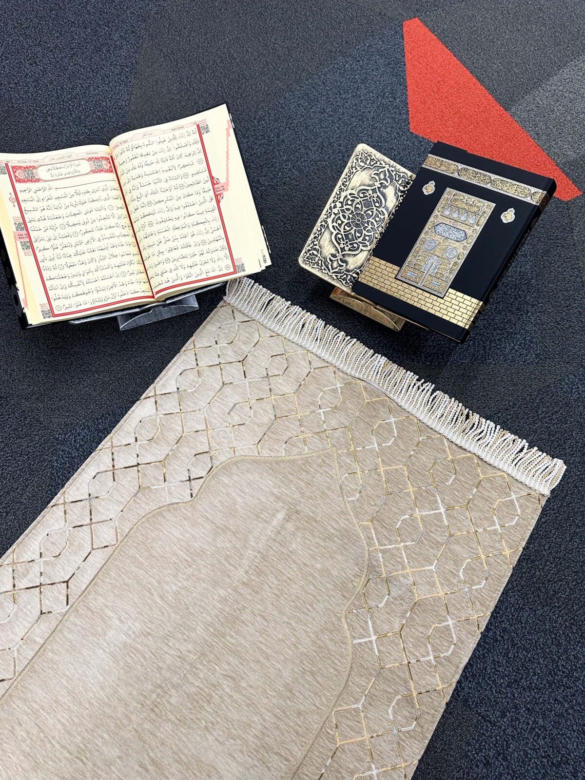 Altın Nakış Seccade - Şönil Kumaş - Kum Rengi - Görsel 2