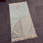 Modern Asimetrik Geometrik Desenli Saçaklı Seccade